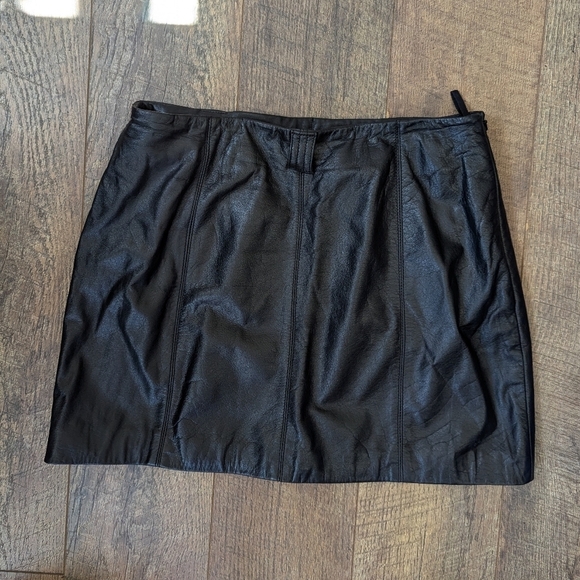 Vintage 90s Wilson's Maxima Leather Mini Skirt Minimalist Capsule - Picture 2 of 15
